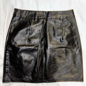 Elegant Black Leather LuLu’s Skirt